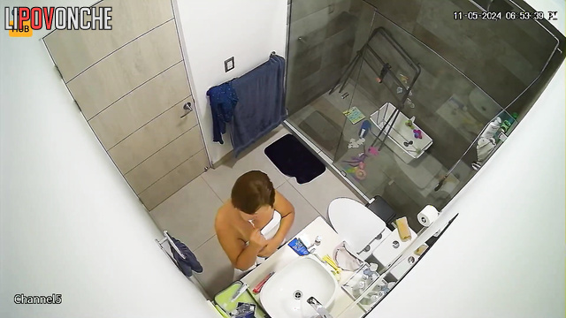 Milf with natural boobs bathing and relaxing right now