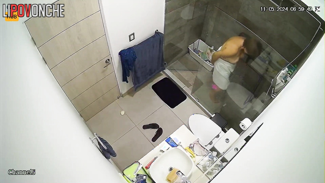Milf with natural boobs bathing and relaxing right now