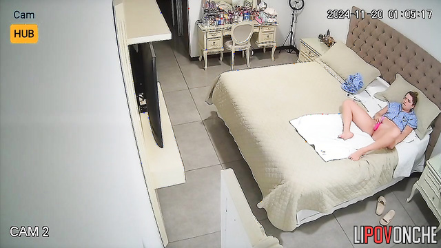 Babe is going to cum in two minutes - cool solo video