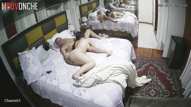 Old farts decided to fuck like young people - hidden cam