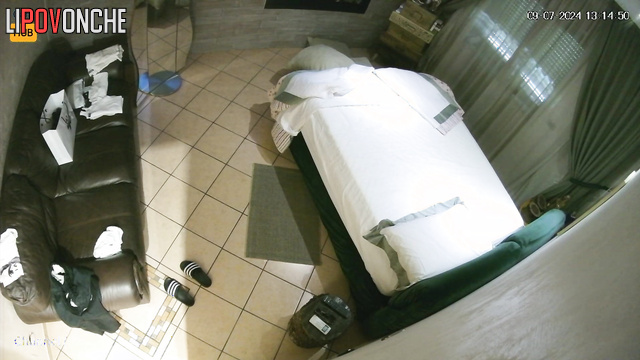 He invited her on his face - hot home live video