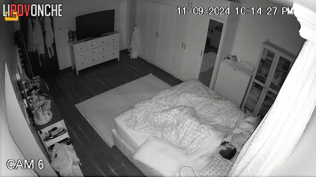 Brunet pleasing his sweet girl at the night, watch live