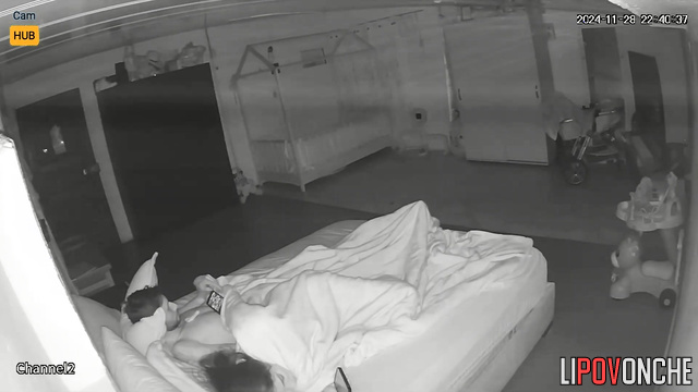 Guy kissing so passionately her girl during fuck