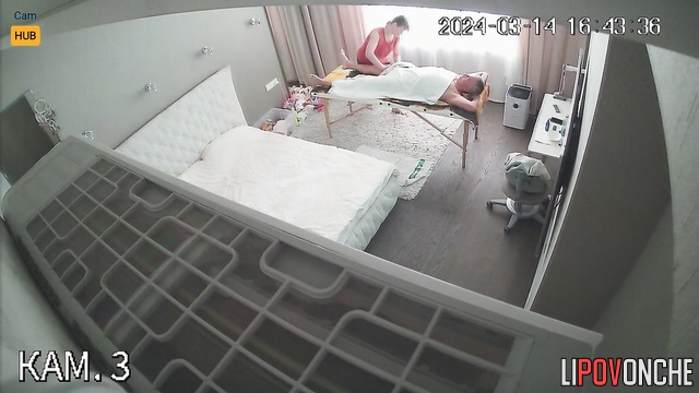 Man ordered professional masseur to his bedroom