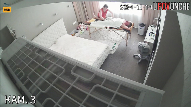 Man ordered professional masseur to his bedroom