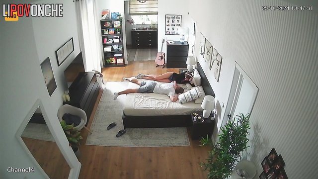 Babe making her husband hand massage (video from bedroom)