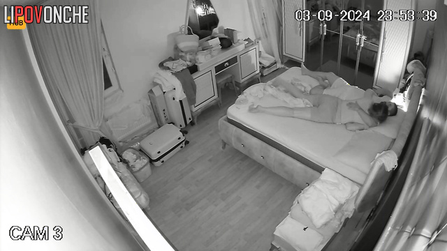 Hugging turned into wild sex - night hidden camera