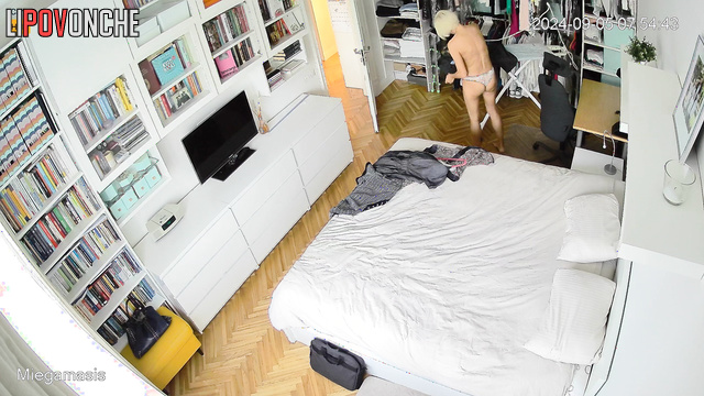 She first ironed the clothes and then had amazing sex