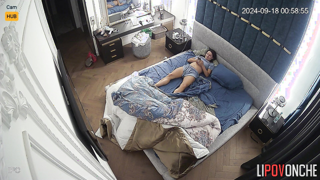 She can't sleep unless she masturbates, solo video