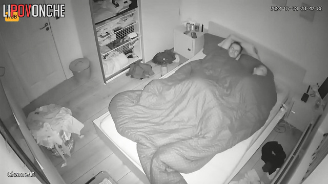 Skinny boy fucked his big beauty babe two times