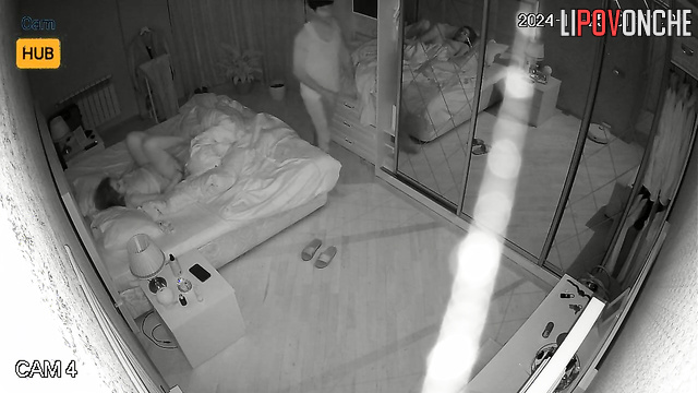 Mirror watching their oral love (night sex tape)