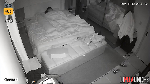 Chubby boy sucking sweaty clit in the bed right now