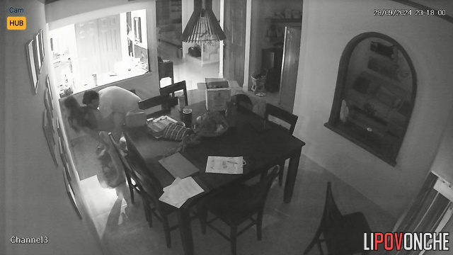 He put her in doggystyle and fucked hard (living room)