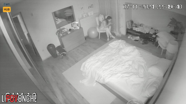 Her husband won't go to sleep without good sex for sweet dreams [couples]