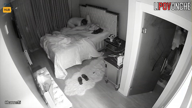 It was her first cunnilingus (night hidden video)