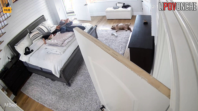 Guy using her sweet body how he likes (bedroom video)