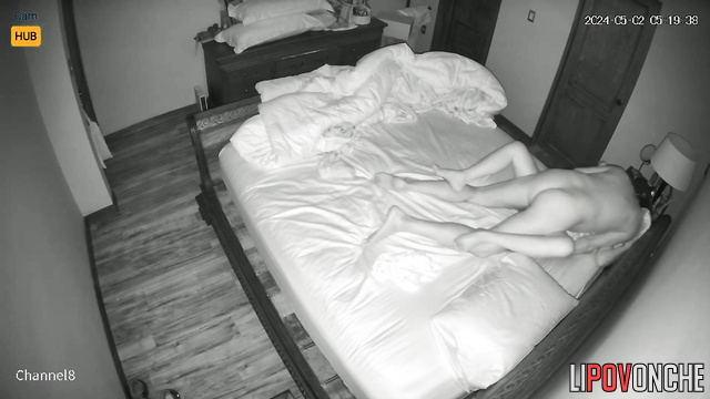 Guy kissed all her body so passionately / hot sex scenes