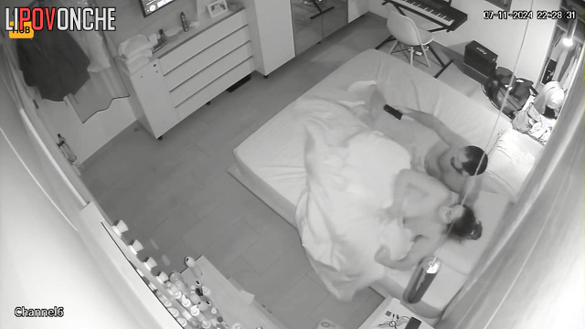 Gorgeous sex in the room with long mirrors (hidden porn)