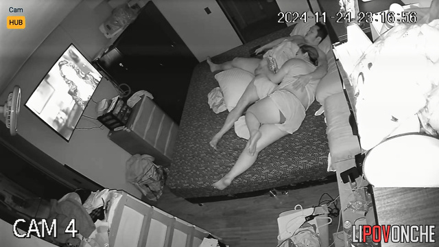Chubby babe fucked her skinny partner (after first date)