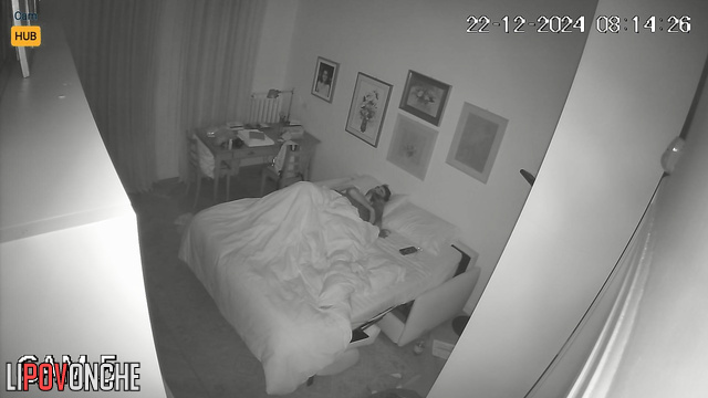 His girlfriend is given a couple of orgasms [perfect way to start a day]