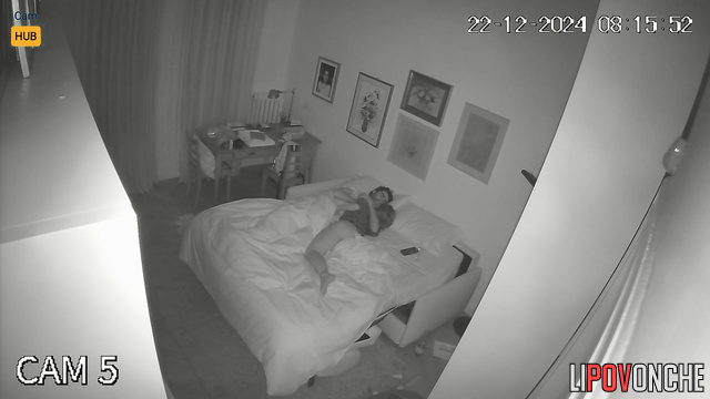 His girlfriend is given a couple of orgasms [perfect way to start a day]