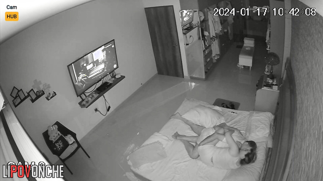 Old farts having each other in the bed (live video)