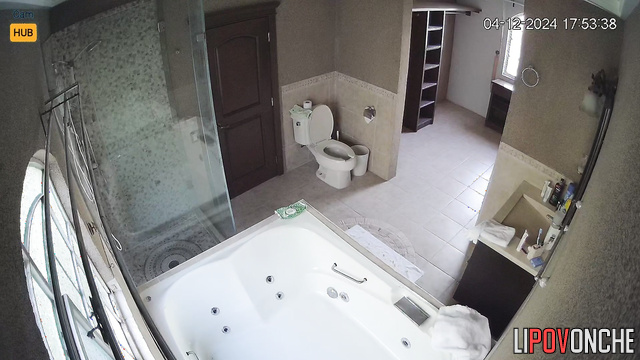 Babe peeing in the morning after loud night party