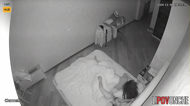 Wild sex on the bed her husband (hidden camera)