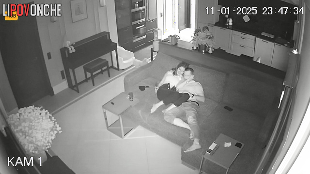 Russian guy fucked his girlfriend in mouth (live)