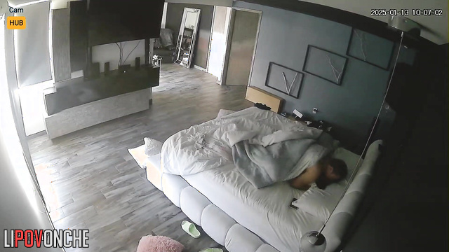 She spread her legs wide during sex - cool scenes