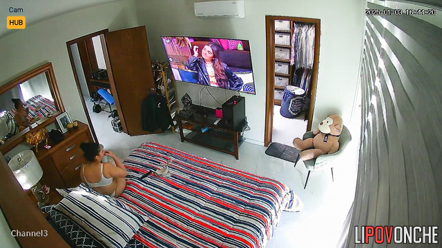 Chubby mexican lady watching tv and wants sex immediately