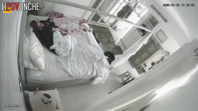 She didn't want sex but he insisted / bedroom video