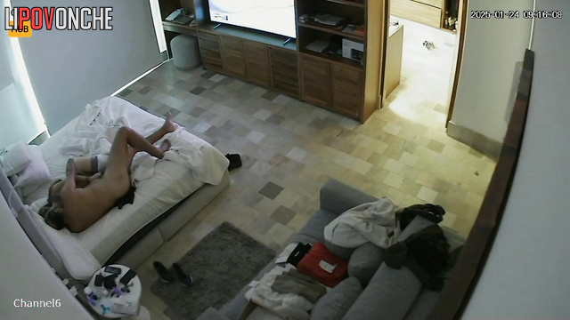 He refused sex but asked she to jerk him off - bedroom video
