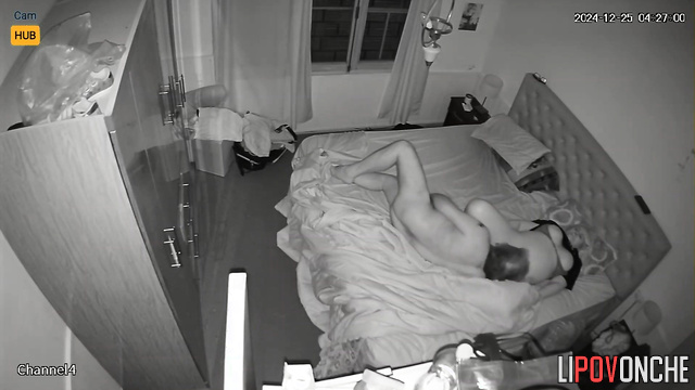 Strange guy from the dating site licking her sweet pussy