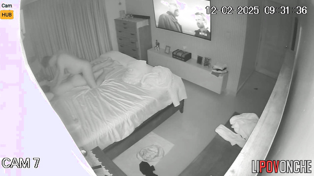 Naked massage on the first date / bedroom sex video