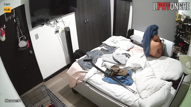 Come to see daily routine of sexy woman with big ass and her chubby boyfriend to get horny