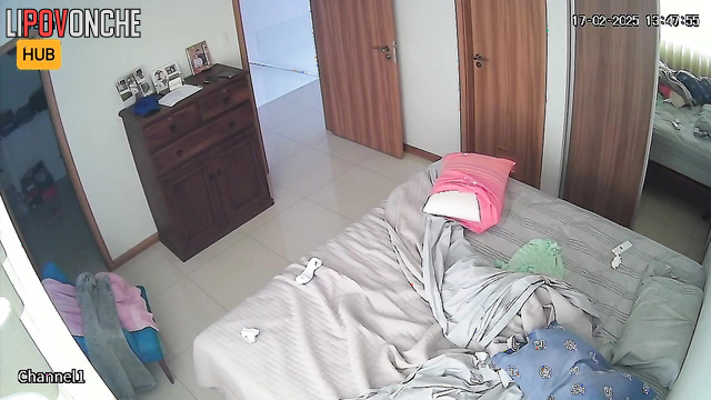 A big-breasted Bolivian woman kicked her brother out to change her clothes