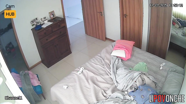 A big-breasted Bolivian woman kicked her brother out to change her clothes
