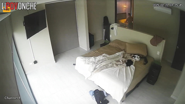Hot chick showed her ass on camera of her bedroom from the best angle