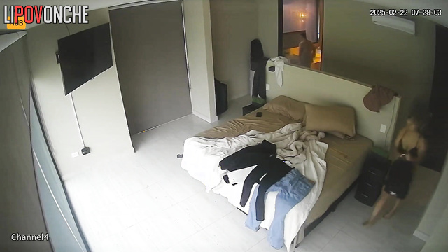 Hot chick showed her ass on camera of her bedroom from the best angle