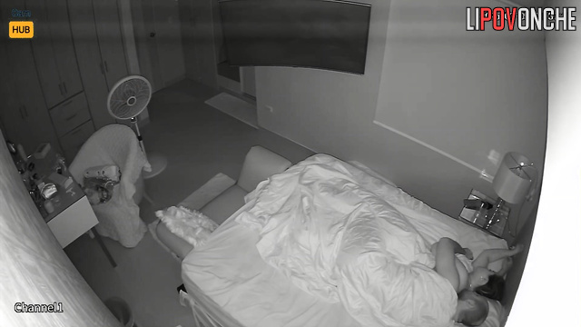 A seductive beauty gave her bald husband hot sex with an intense orgasm