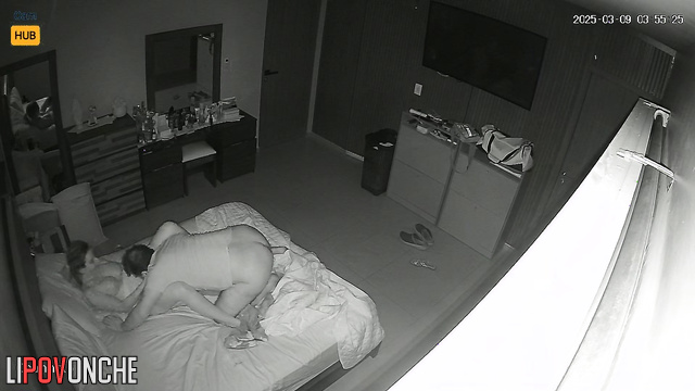 This married couple knows how to fuck right [bedroom camera]