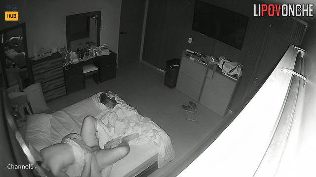 This married couple knows how to fuck right [bedroom camera]