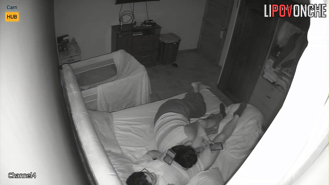 Bolivian couple found it boring to scroll their phones and started fucking