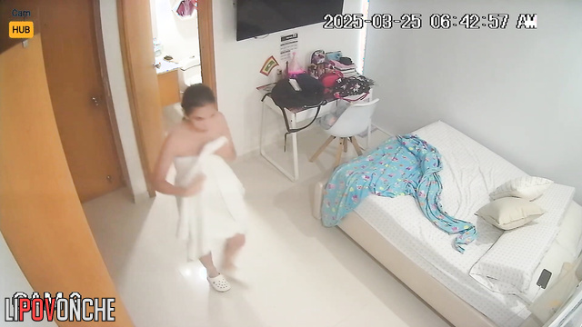 Colombian lady got from the shower and gets ready for a date