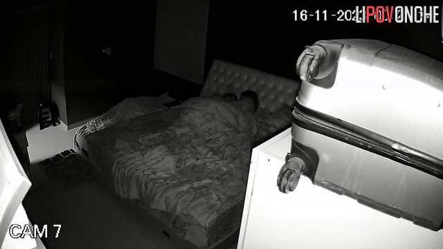 Night saw their hot passion (bedroom hidden camera)