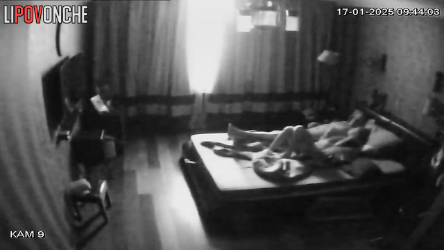 Horny couple enjoying fuck and blowjob (slim and chubby)