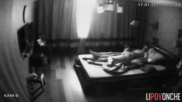 Horny couple enjoying fuck and blowjob (slim and chubby)