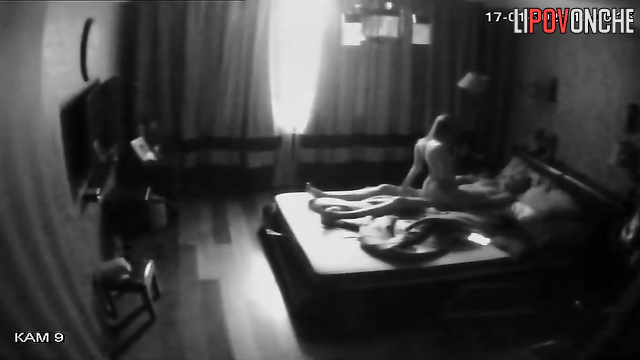 Horny couple enjoying fuck and blowjob (slim and chubby)