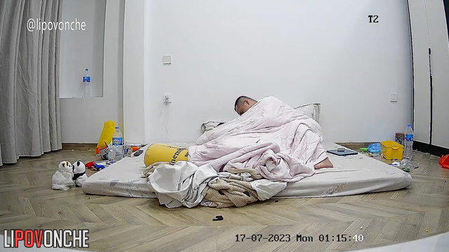 Naked and horny asian couple enjoying their favorite position (69)